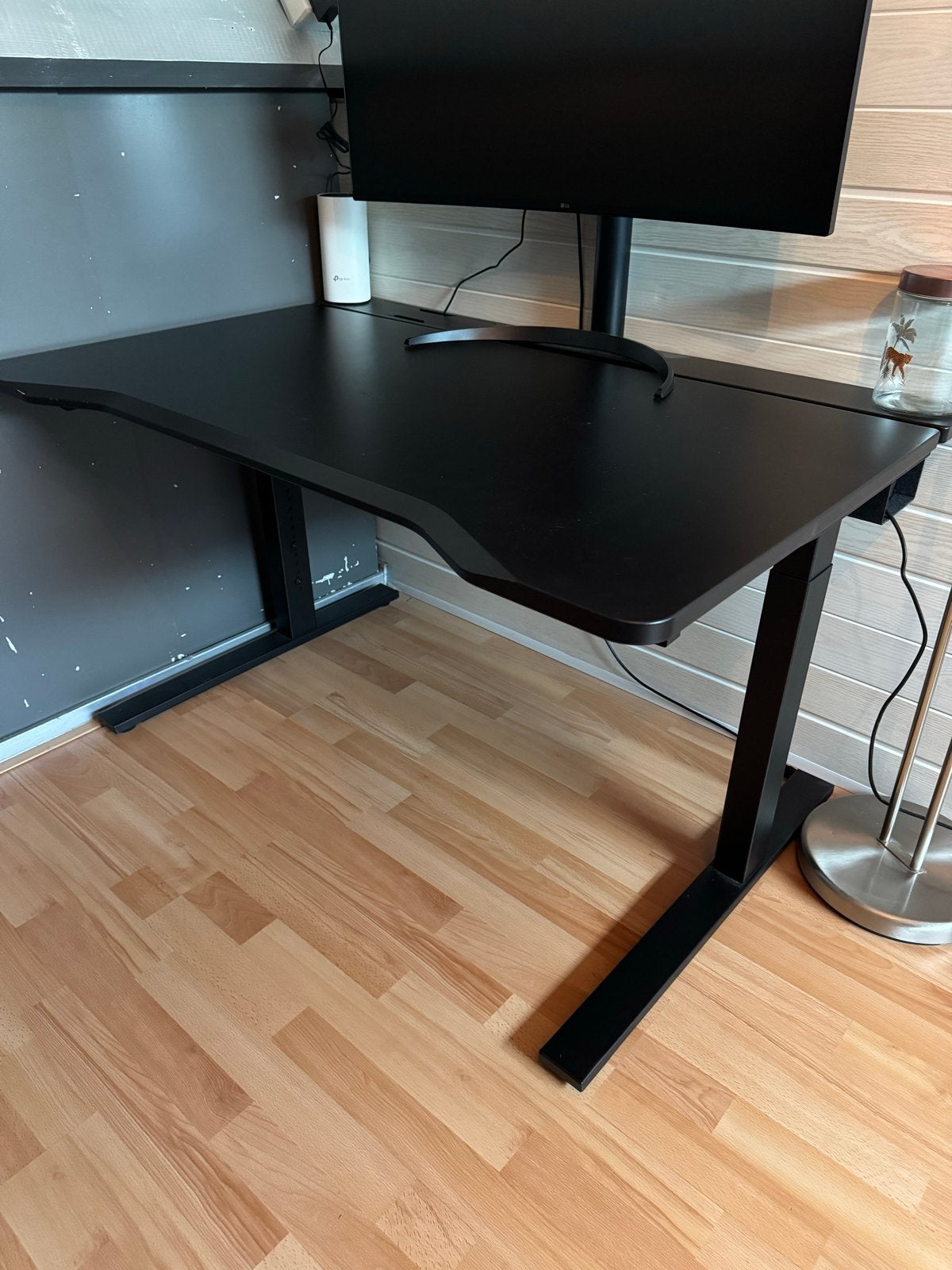 Zwart Gamingbureau met Kabelgoot en Monitorsteun, Ophalen, Zwart, Metaal, Kabelgoot