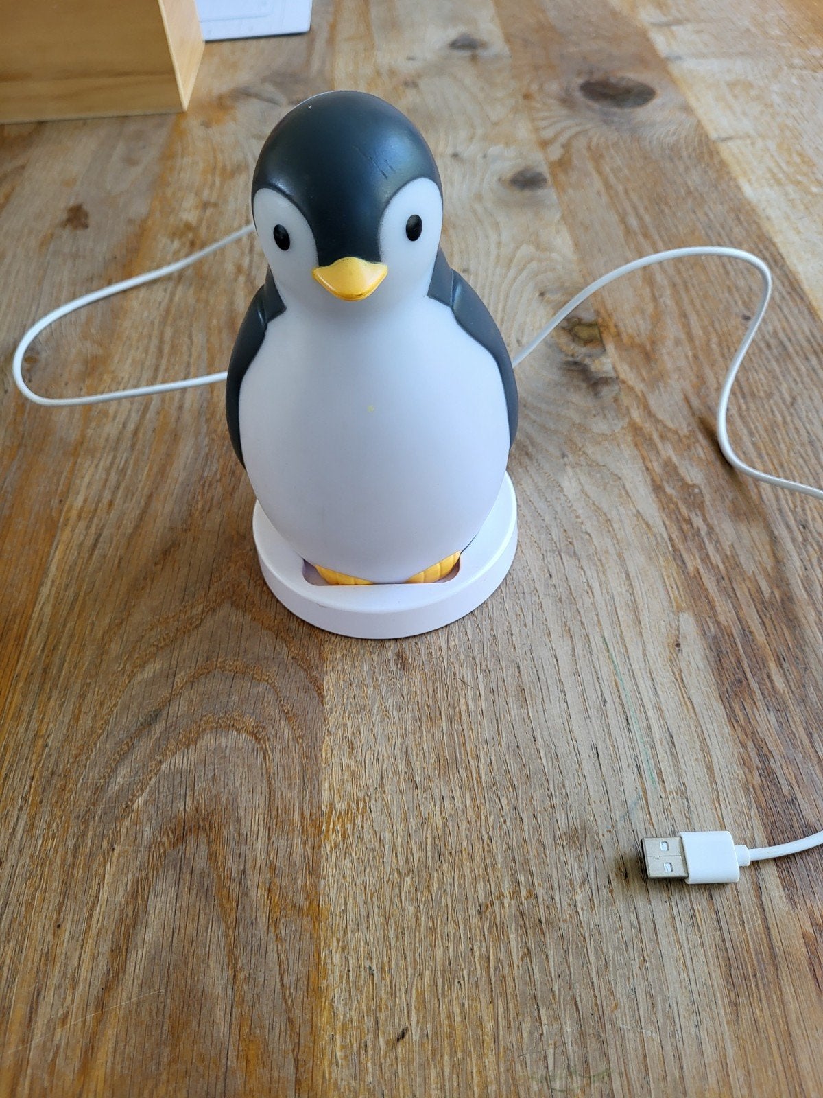 Leuke pinguïn nachtlampje met USB-oplader, Ophalen of Verzenden, Zo goed als nieuw, Overige typen