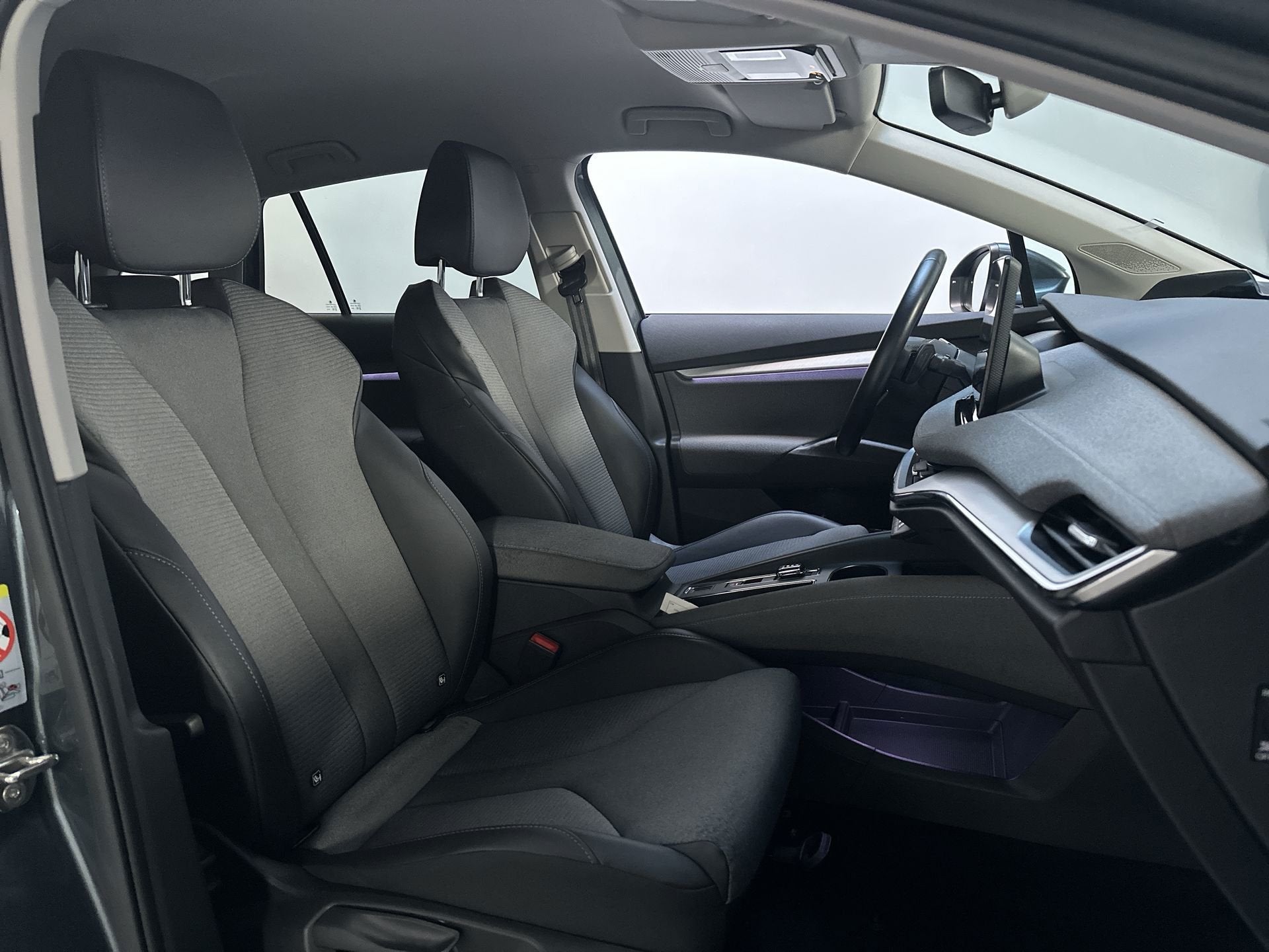 Skoda Enyaq iV 80 Warmtepomp Camera Trekhaak Sfeerverlichtin, Dealer onderhouden, Gebruikt, Huisgarantie, Met garantie (alle)