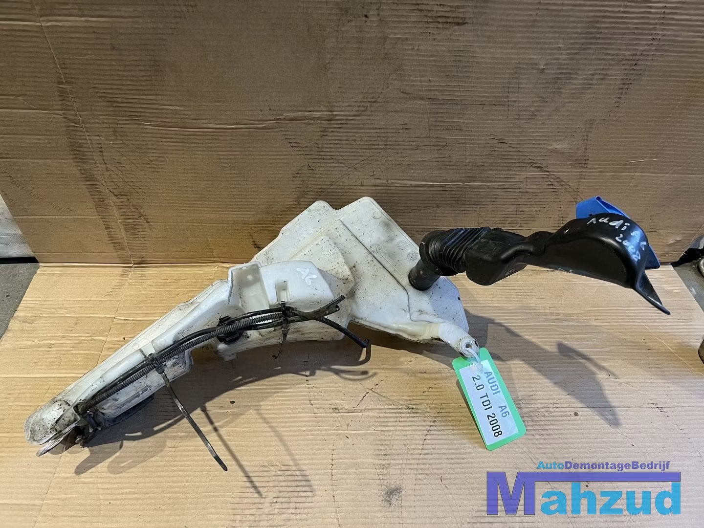 AUDI A6 C6 Ruitensproeiertank reservoir 2005-2011, Gebruikt, AUDI AG, Auto-Union-Strasse 1
85045  Ingolstadt, DE, Kundenbetreuung@audi.de
