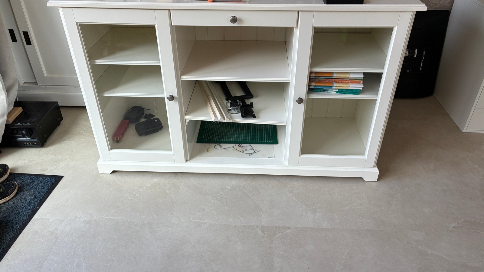 IKEA LIATORP dressoir met glazen deuren, Ophalen, Gebruikt, 100 tot 150 cm, 25 tot 50 cm