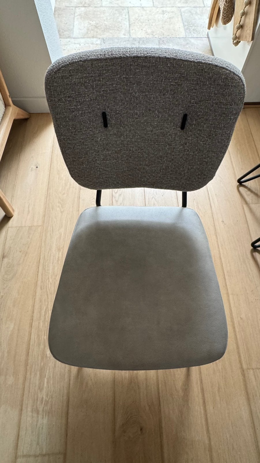 Foto 6 van 6 eetkamerstoelen Xoon model June!