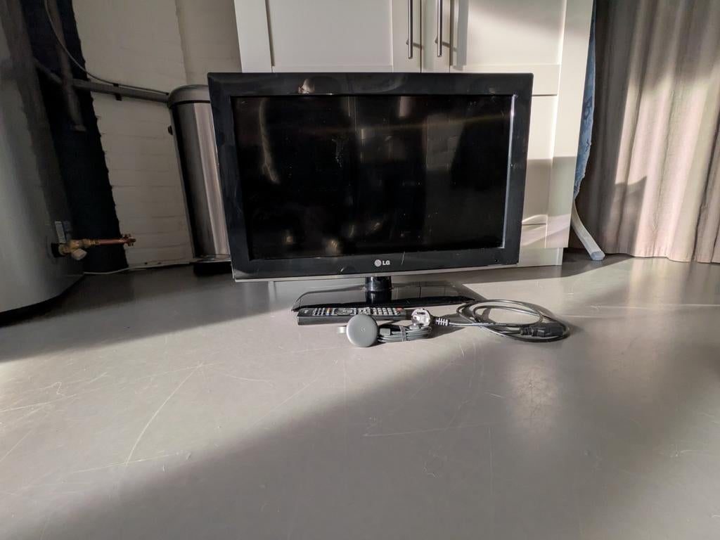 LG TV 26 inch (HD-ready) met Google Chromecast, Ophalen, Gebruikt, 50 Hz, 60 tot 80 cm