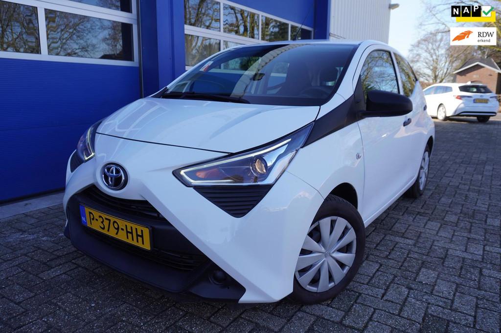 Toyota Aygo 1.0 VVT-i x-fun, Voorwielaandrijving, Stof, Gebruikt, 4 stoelen
