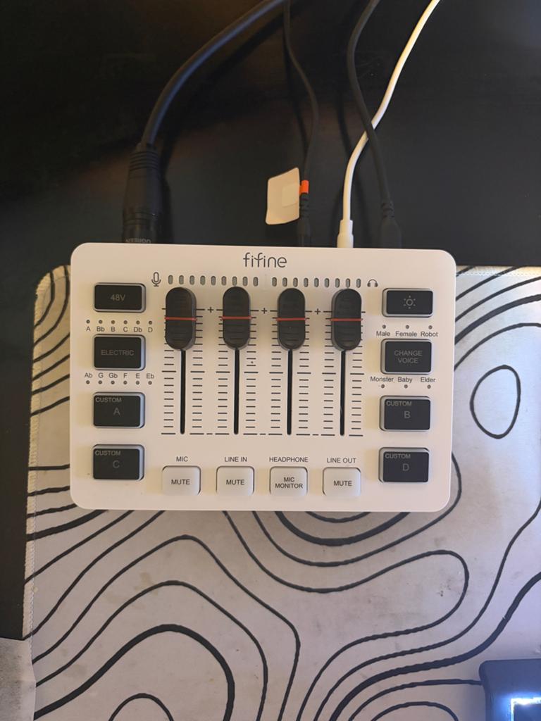 Fifine Audio Mixer met 4 kanalen en stemeffecten, Ophalen of Verzenden, Zo goed als nieuw, Minder dan 5 kanalen, Microfooningang