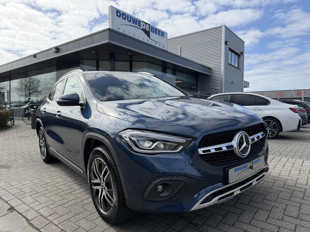 Mercedes-Benz GLA 250 e AMG Line Trekhaak | Keyless | Camera, 12 maanden, Blauw, Leder en Stof, Bedrijf