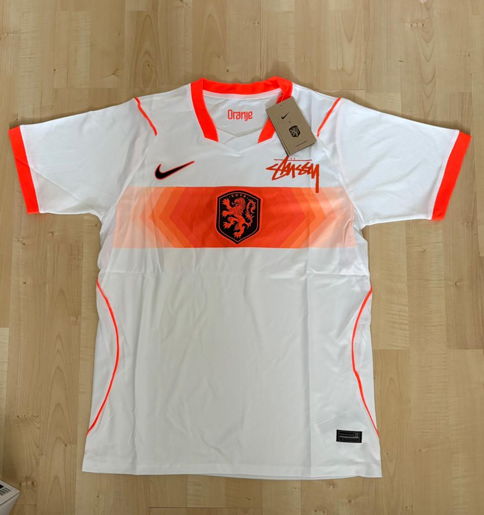WK Nederlands elftal voetbalshirt maat S x Stussy, Maat S, Ophalen of Verzenden, Zo goed als nieuw, Shirt