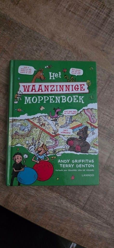 Het waanzinnige moppenboek, Ophalen of Verzenden, Zo goed als nieuw, Fictie algemeen