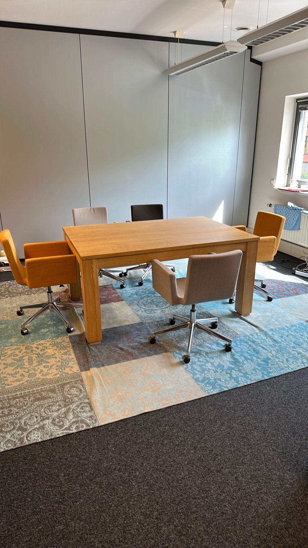 Mooie spreektafel en stoelen, Vergader- of Presentatieruimte, Ophalen, Inrichting