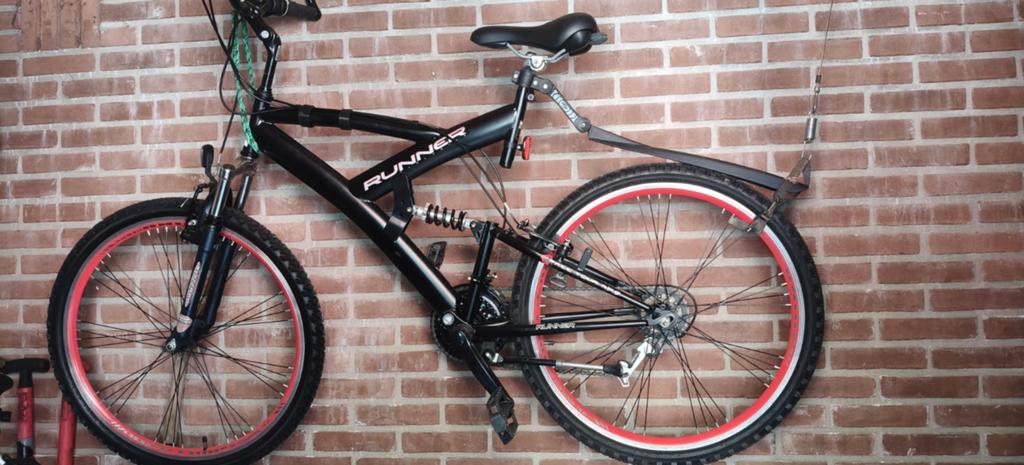 Mountainbike te koop - Zwart met rode accenten, Ophalen of Verzenden, Zo goed als nieuw, Overige merken
