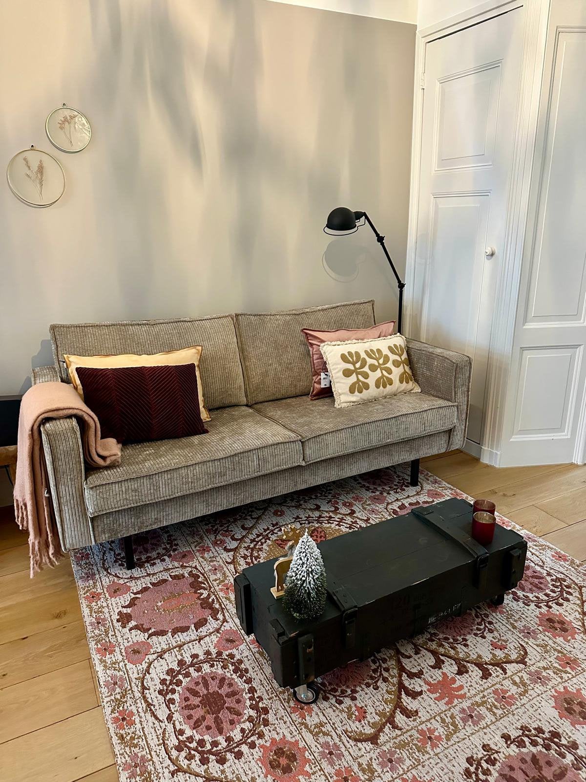 Groene houten salontafel op wielen met opbergvak, Huis en Inrichting, Tafels | Salontafels, Ophalen, Minder dan 50 cm, Gebruikt