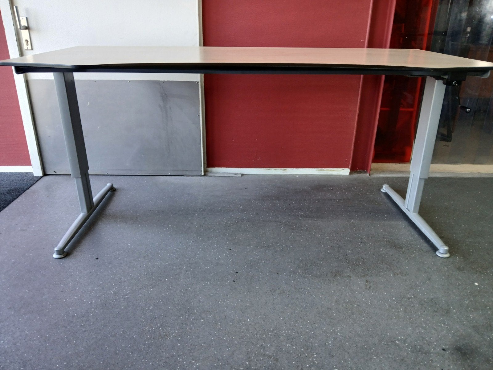 Bureau hoog/laag Aspa, Huis en Inrichting, Ophalen, Zit-sta bureau, Info@tommysmit.nl, Gebruikt