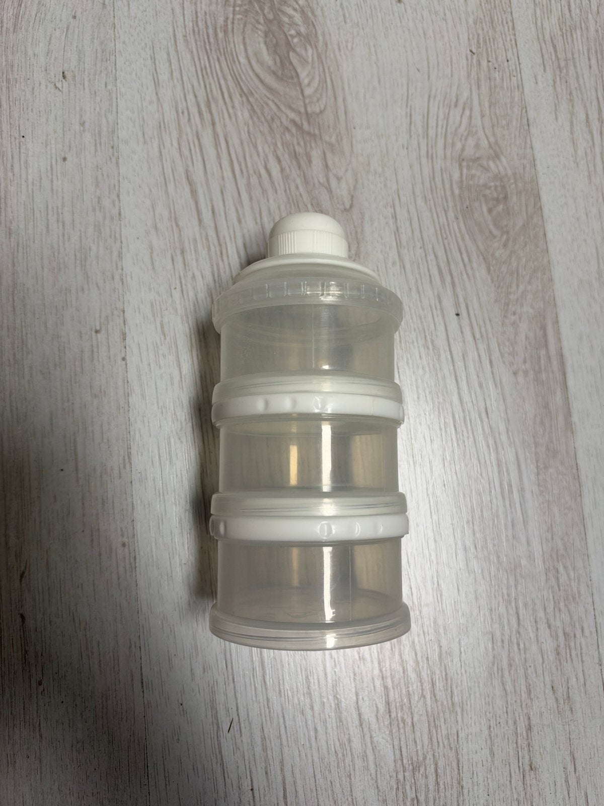 Melkpoederdispenser / Bewaarbakje voor babyvoeding, Kinderen en Baby's, Overige merken, Bewaarbakje, Ophalen of Verzenden, Zo goed als nieuw