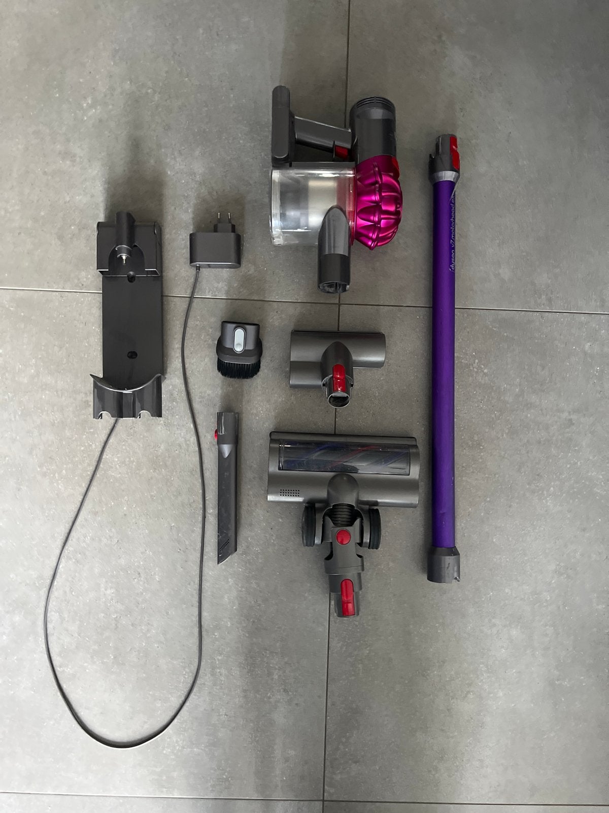Dyson V7 Steelstofzuiger met accessoires DEFECT, Witgoed en Apparatuur, Gebruikt, Draadloos, Ophalen of Verzenden, Dyson