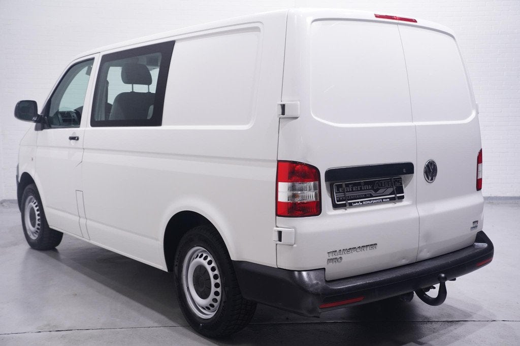 Volkswagen Transporter 2.0 TDI 140 pk L1 Dubbel Cabine 6-Zit, Auto's, Bestelauto's, Voorwielaandrijving, Euro 5, Stof, Gebruikt