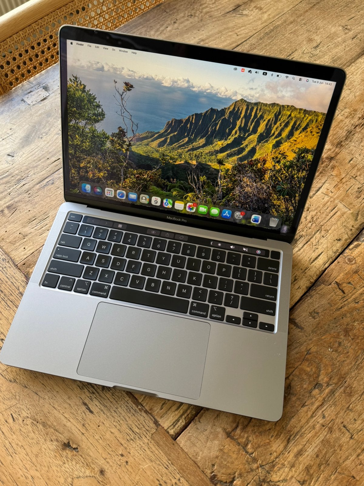 Apple MacBook Pro 2020 Intel Core i5, 256 GB, 2 tot 3 Ghz, Qwerty, 13 inch