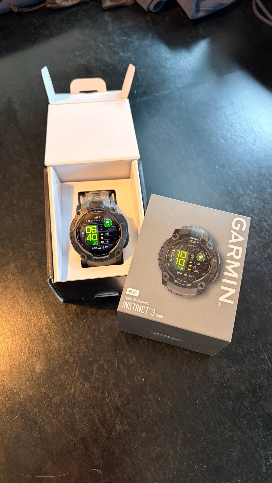 Garmin Instinct 3 50mm - Robuuste GPS Smartwatch met bon!, Afstand, Ophalen of Verzenden, Zo goed als nieuw, Waterdicht