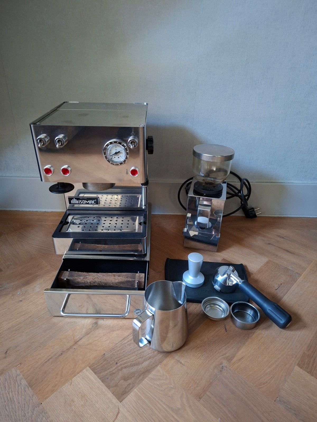 Isomac espressomachine met bonenmaler en accessoires, Witgoed en Apparatuur, Ophalen, Gebruikt, Espresso apparaat, Koffiebonen