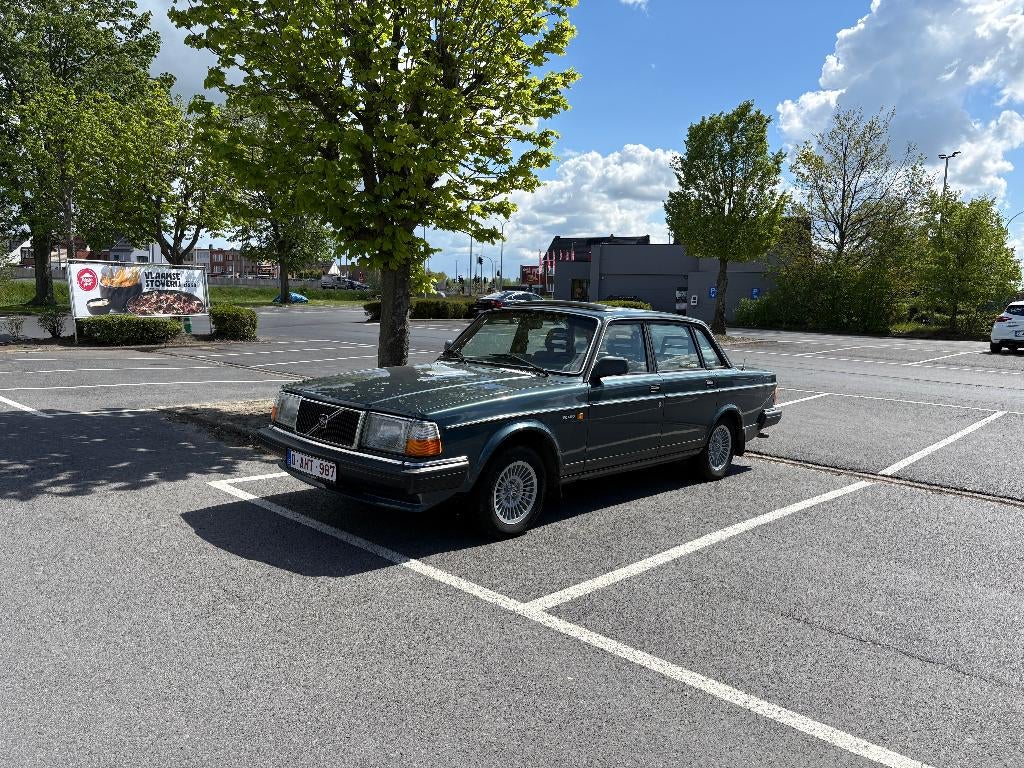 Volvo 240 GL, Automaat, Beige, 2300 cc, 115 pk