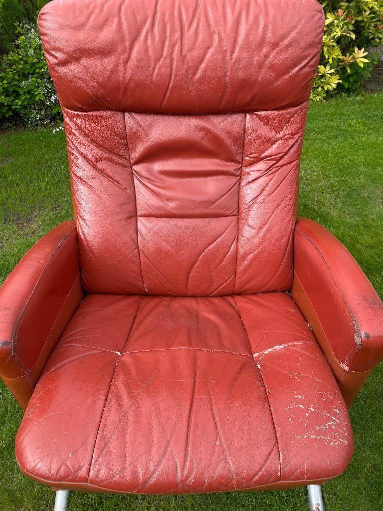 Gratis 2 leren stoelen, Ophalen, Gebruikt, 50 tot 75 cm, Leer