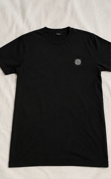 Stone Island T-shirt Zwart met Logo Patch, Kleding | Heren, T-shirts, Ophalen of Verzenden, Zo goed als nieuw, Maat 46 (S) of kleiner