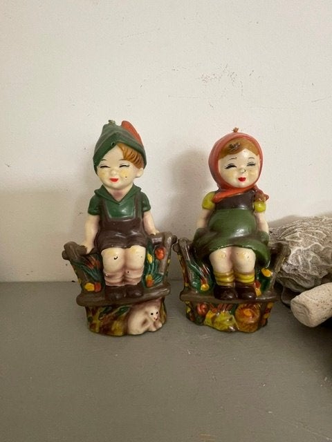 2  Vintage figuurkaars Goebel stijl Meisje en jongen zittend, Antiek en Kunst, Ophalen