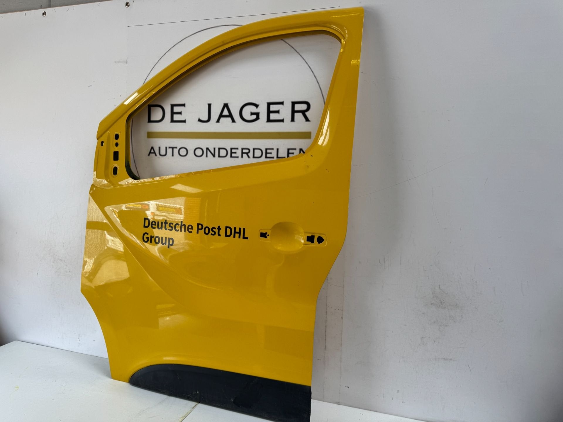 RENAULT TRAFIC 3 DEUR PORTIER LINKS VOOR 806741931R 2014-, Renault Group, Gebruikt, Contact.group@renault.com, Voor