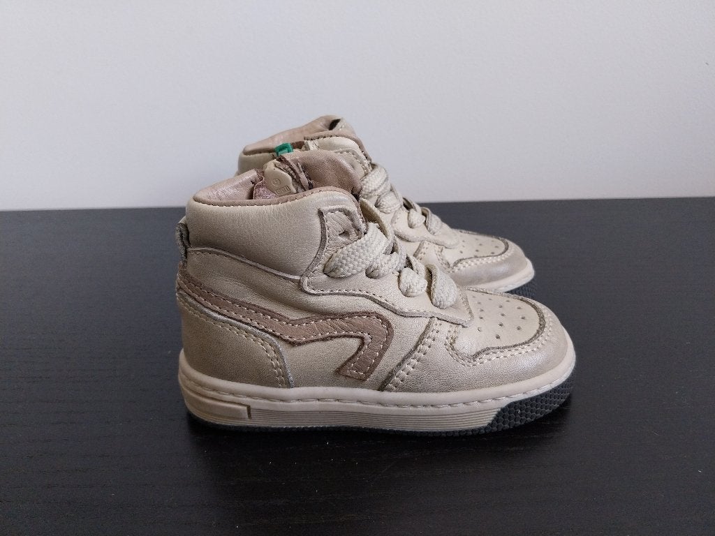 Sneaker/basketbal Pinocchio beige/taupe maat 20 NIEUW, Kinderen en Baby's, Kinderkleding | Schoenen en Sokken, Pinocchio, SO, Jongen of Meisje