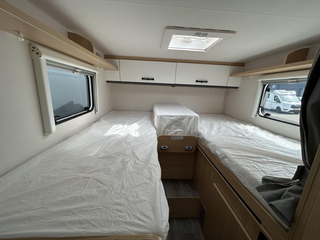 Sunlight V66 Adventure Edition, Caravans en Kamperen, Campers, Sunlight, Tot en met 2, 6 tot 7 meter, Bedrijf