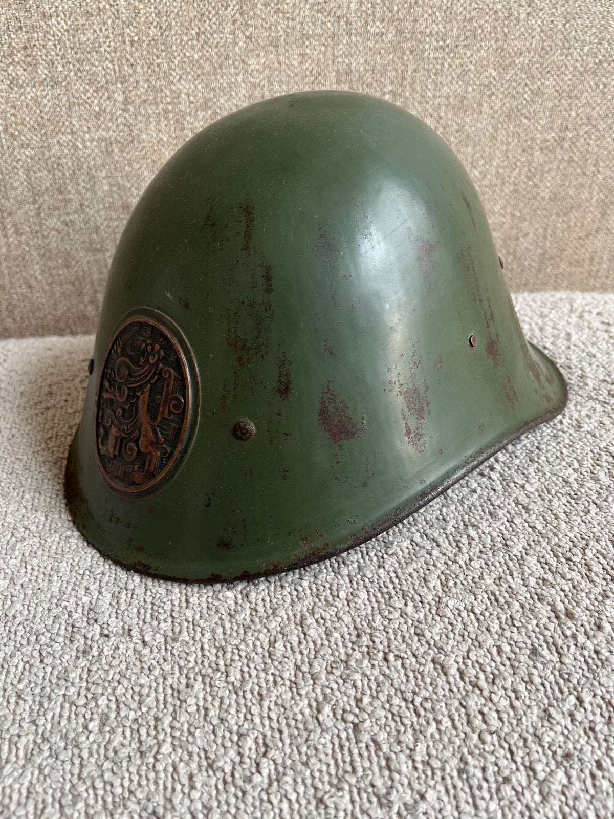 Nederlandse Landmacht Helm met Leeuw Embleem, Verzamelen, Ophalen of Verzenden, Landmacht, Nederland, Helm of Baret