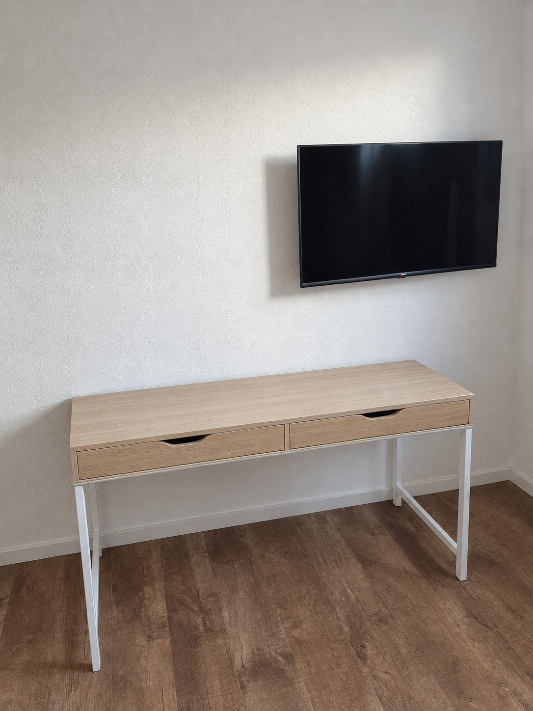 Ikea bureau met 2 lades, Ophalen, Met lades, Hout, Zo goed als nieuw