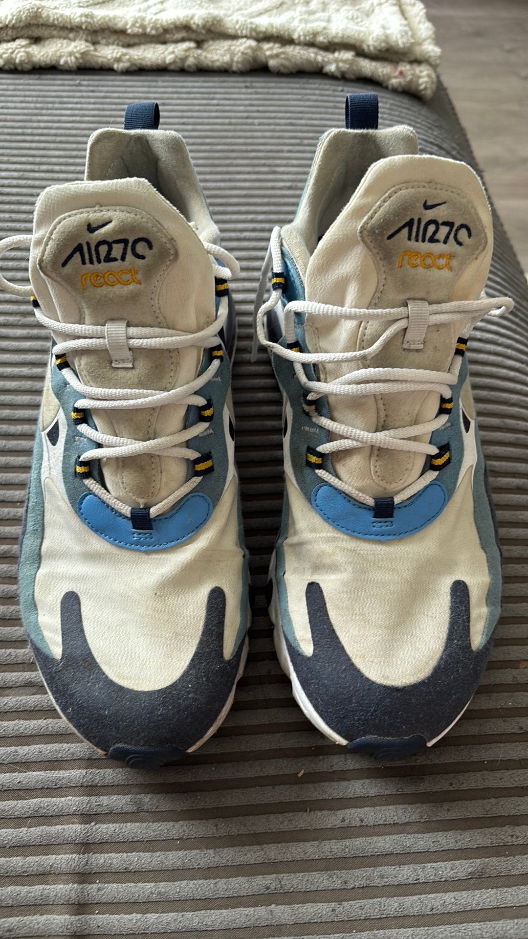 Nike Air Max 270 React, Ophalen of Verzenden, Gebruikt, Schoenen