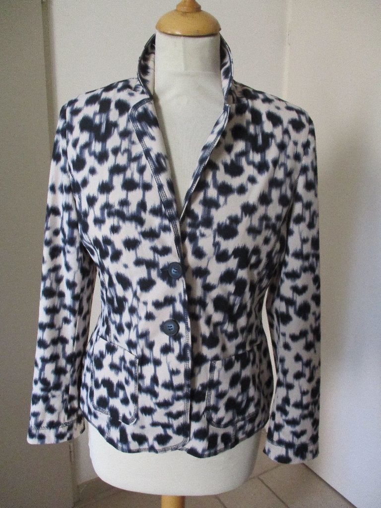 BThree, size 38, Maat 38/40 (M), BThree, Zo goed als nieuw, Jasje