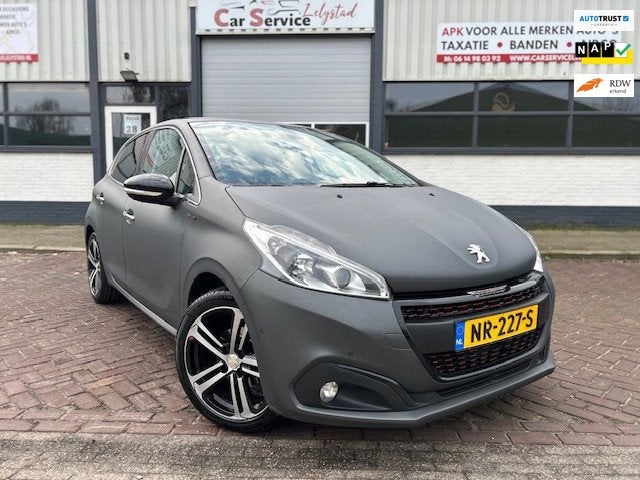 Peugeot 208 1.2 PureTech GT-line, NW DISTI/ JBL / Navi / PDC, Voorwielaandrijving, Euro 6, 23 km/l, Bedrijf
