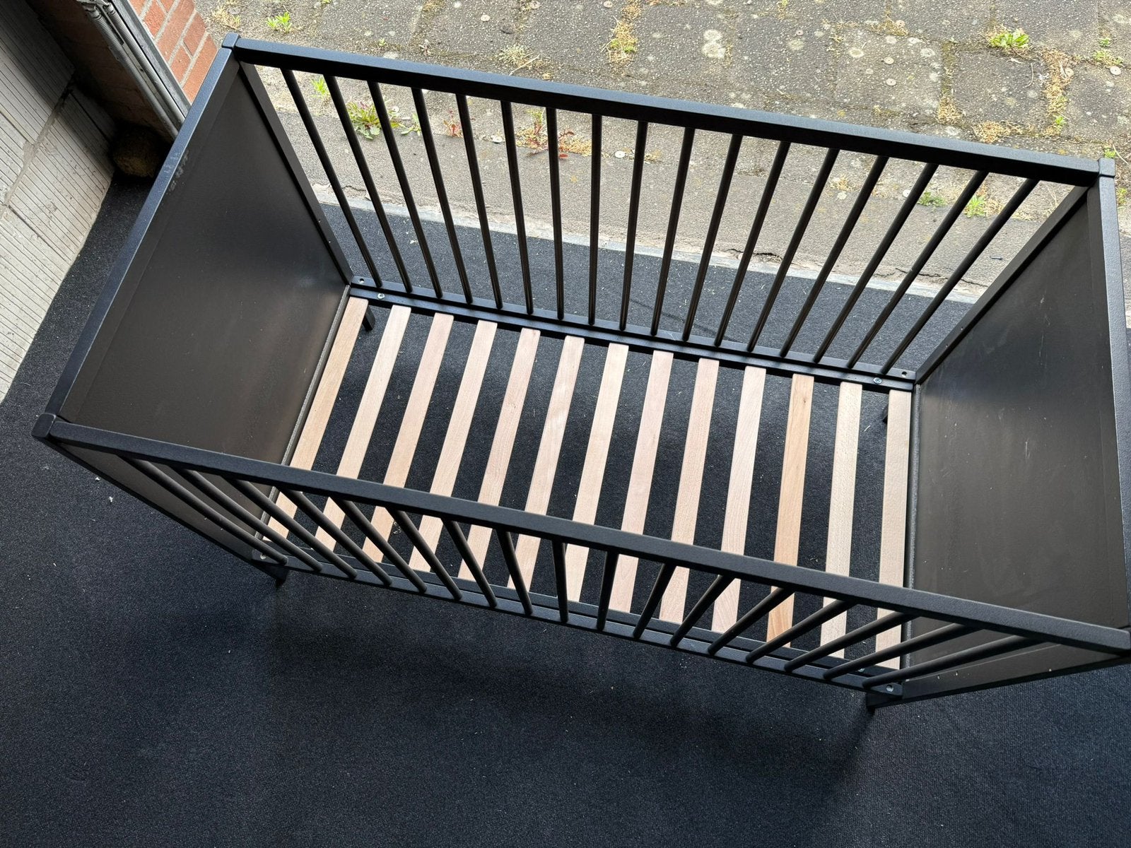Zwart ledikant 60x120 (3 hoogtes verstelbaar), Kinderen en Baby's, Babywiegjes en Ledikanten, Ophalen, Gebruikt, Ledikant