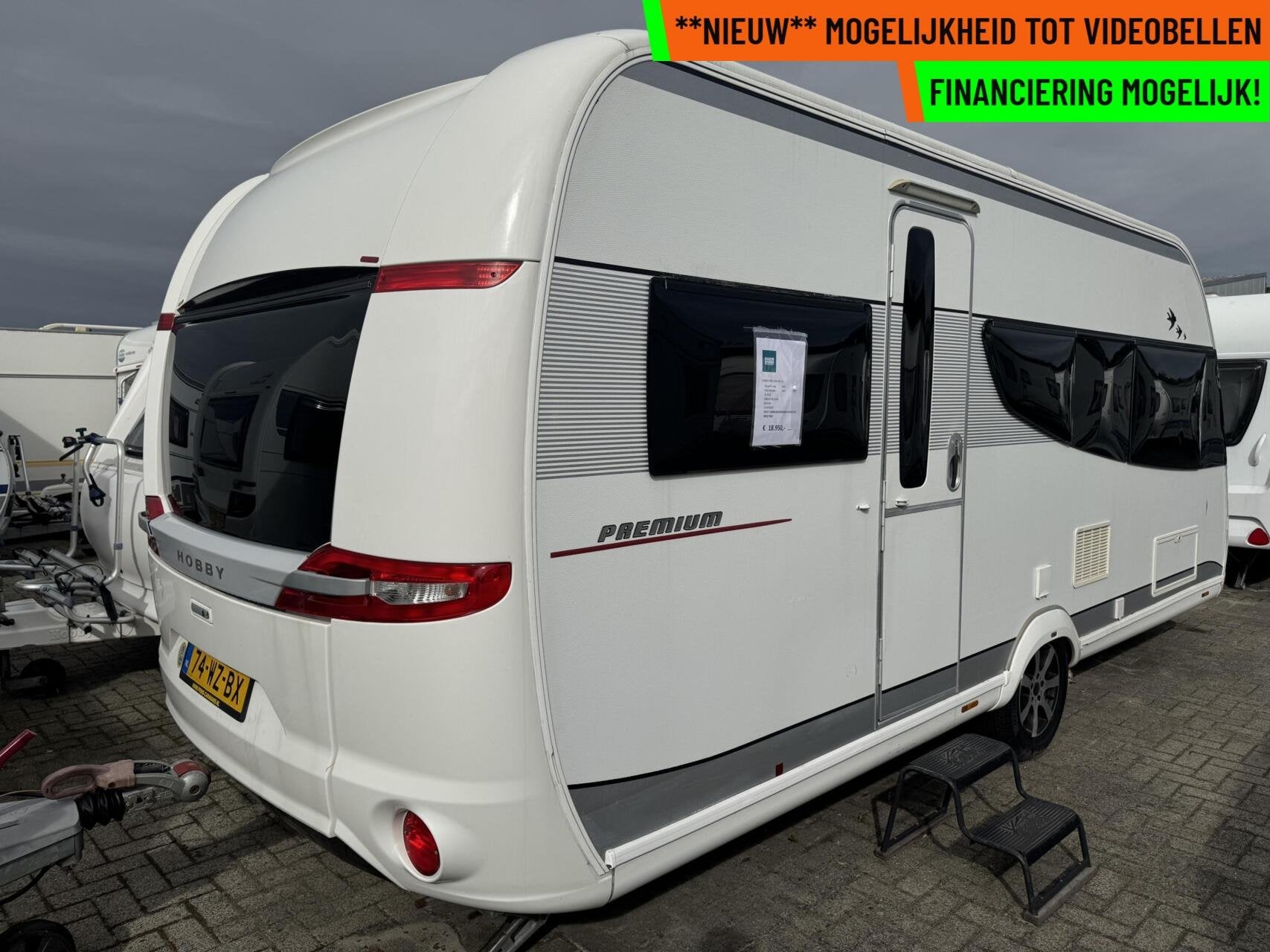 Hobby PREMIUM 495 UL ENKELE BEDDEN, RONDZIT, MOVER VOORTENT, Rondzit, Hobby, 7 tot 8 meter, Bedrijf