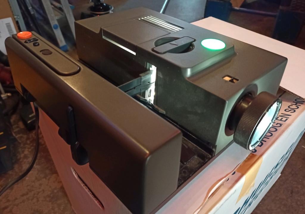 Reflecta diaprojector met 800 dia's van modellenfotograaf, Ophalen