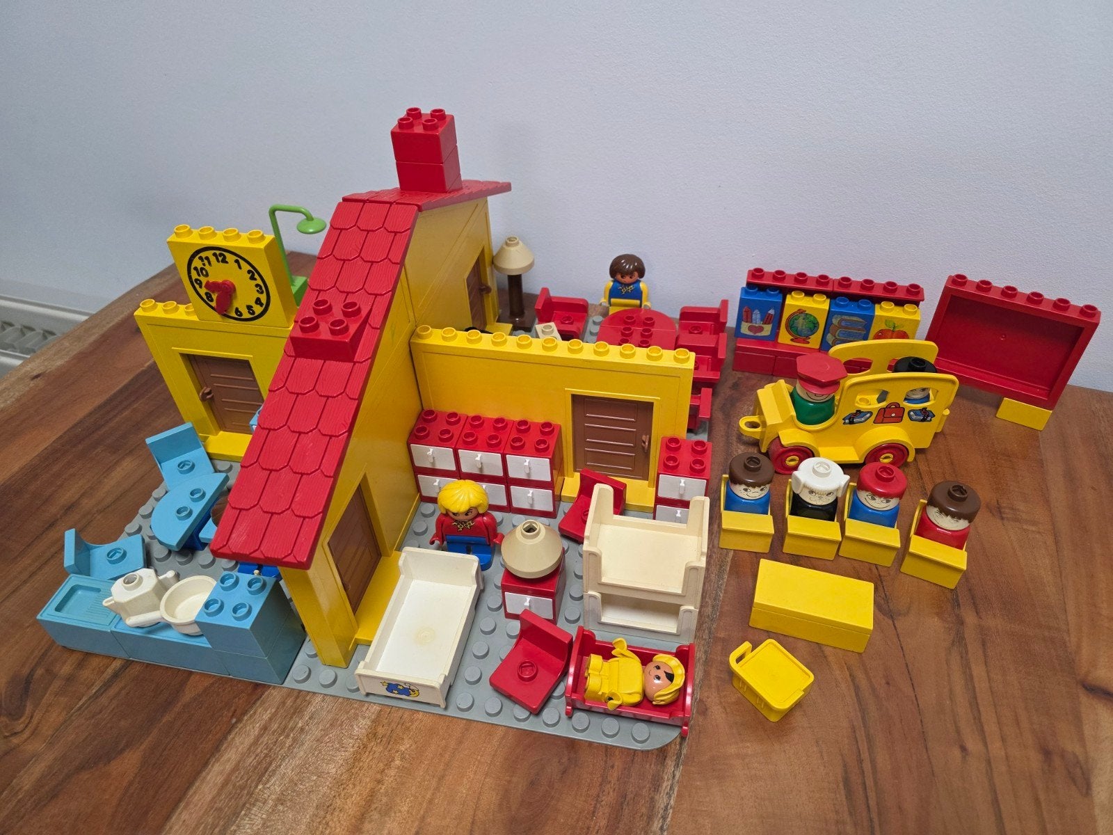 Duplo 2770 vintage huis + inrichting en 2645 nursery school, Ophalen of Verzenden, Gebruikt, Duplo