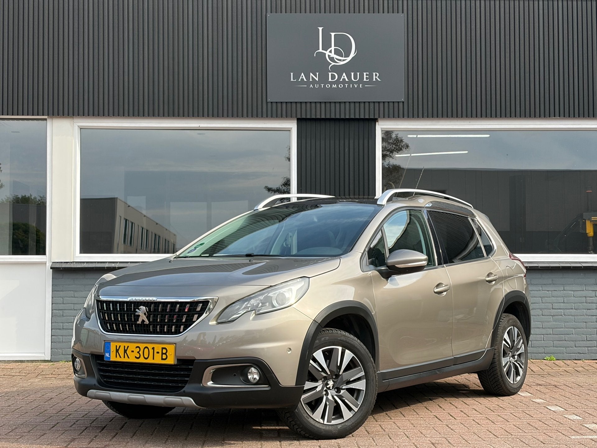 Peugeot 2008 1.2 PureTech Allure / Pano / Riem VV / Leder
