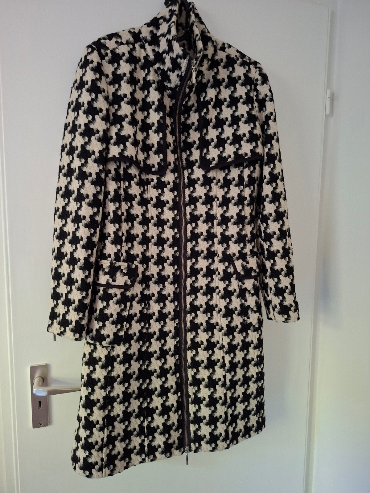 Just B Zwart-witte Pied-de-Poule Jas maat 38, Kleding | Dames, Maat 38/40 (M), Zwart, Ophalen of Verzenden, Zo goed als nieuw