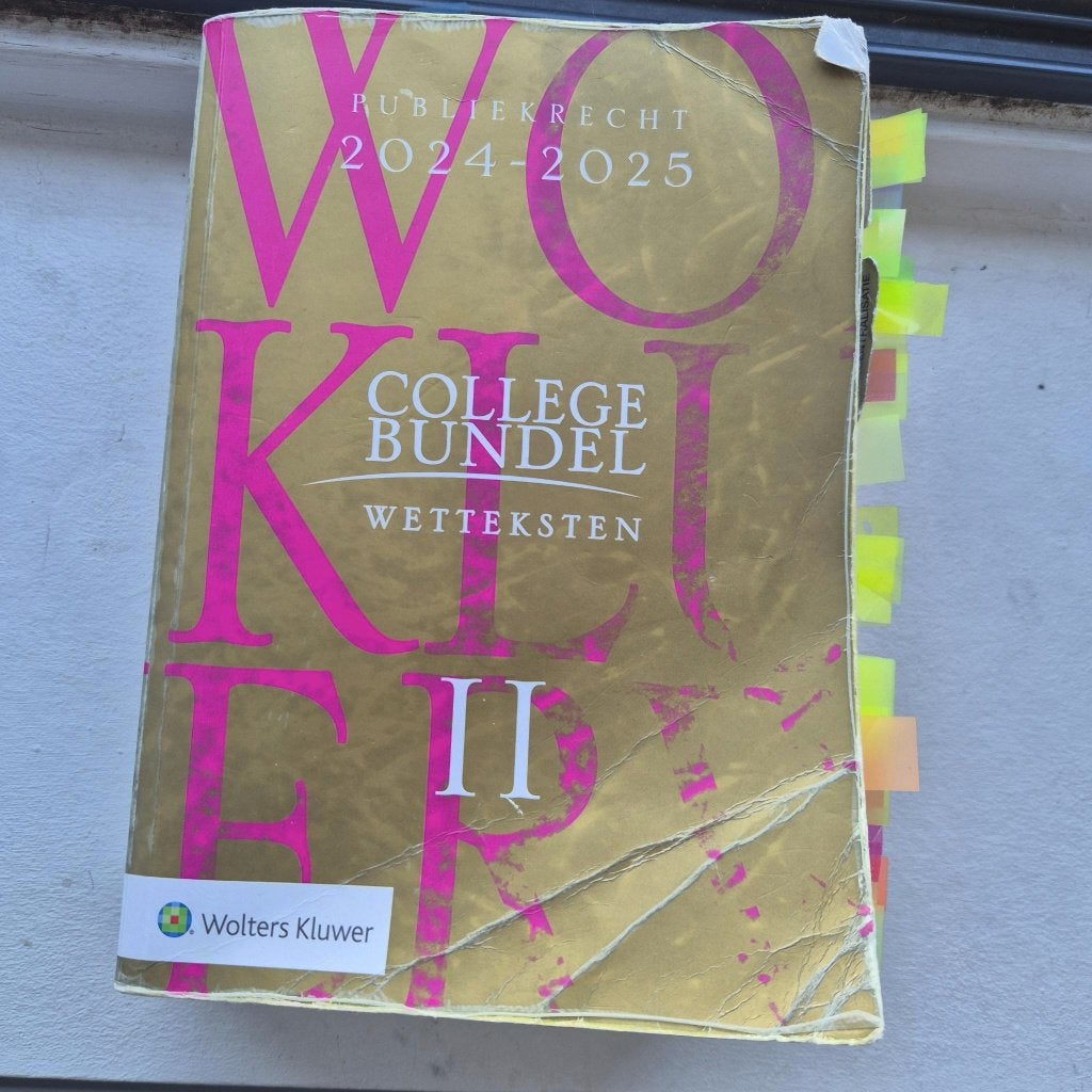 Publiekrecht 2024-2025 Collegebundel, Boeken, Studieboeken en Cursussen, Gelezen, Ophalen of Verzenden, WO, Wolters Kluwer