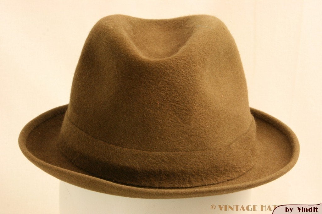 Kleine Vintage Gleufhoed Barbisio Sportex bruin 54, 134 t/m 140, Gebruikt, Hoed, Ophalen of Verzenden