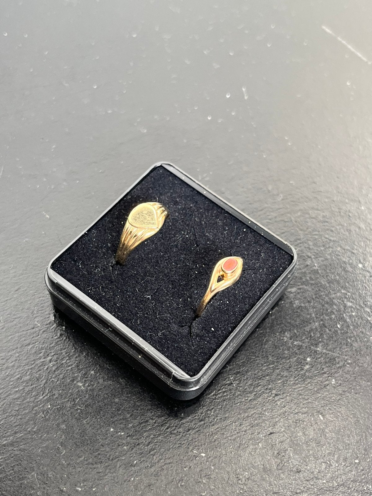 8 karaat (333) gouden ringen -reparatie- bloedkoraal, Gebruikt, Verzenden, Kleiner dan 17, Dame