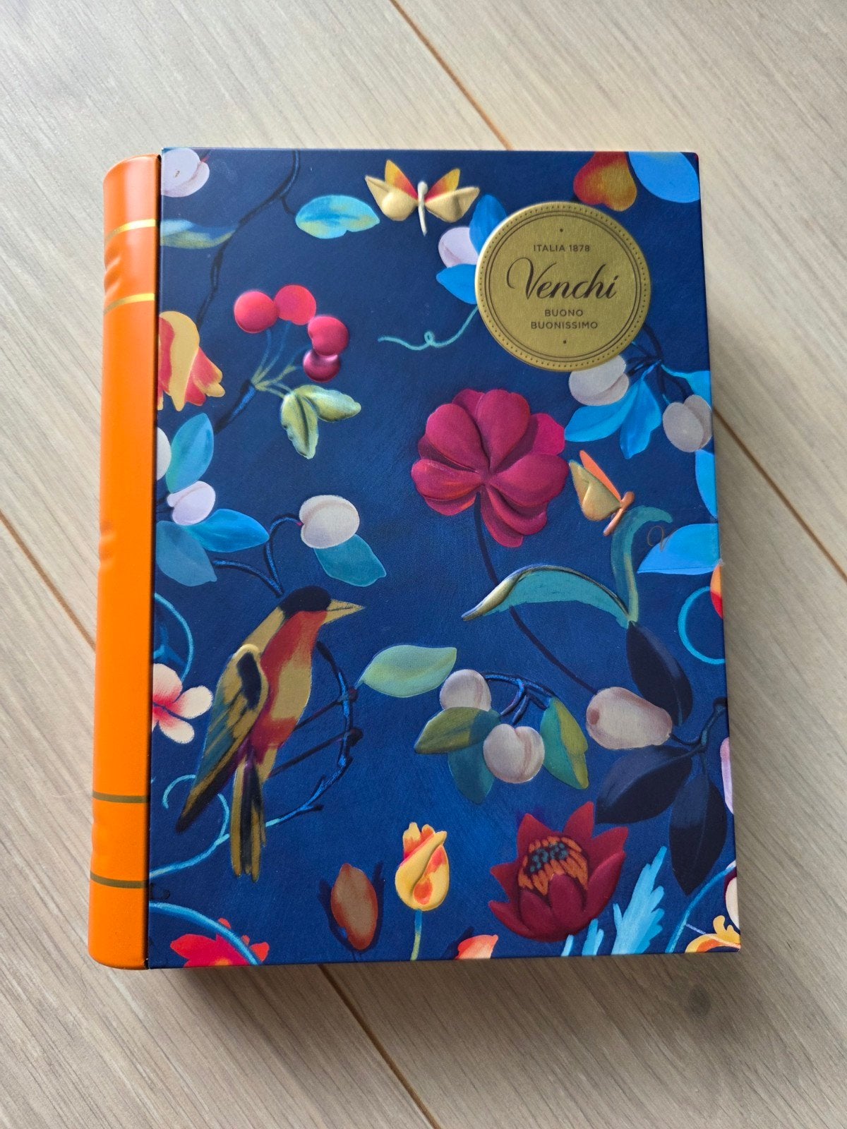 Venchi Baroque Collection blik box chocola bonbons boek, Ophalen of Verzenden, Zo goed als nieuw, Overige, Overige merken