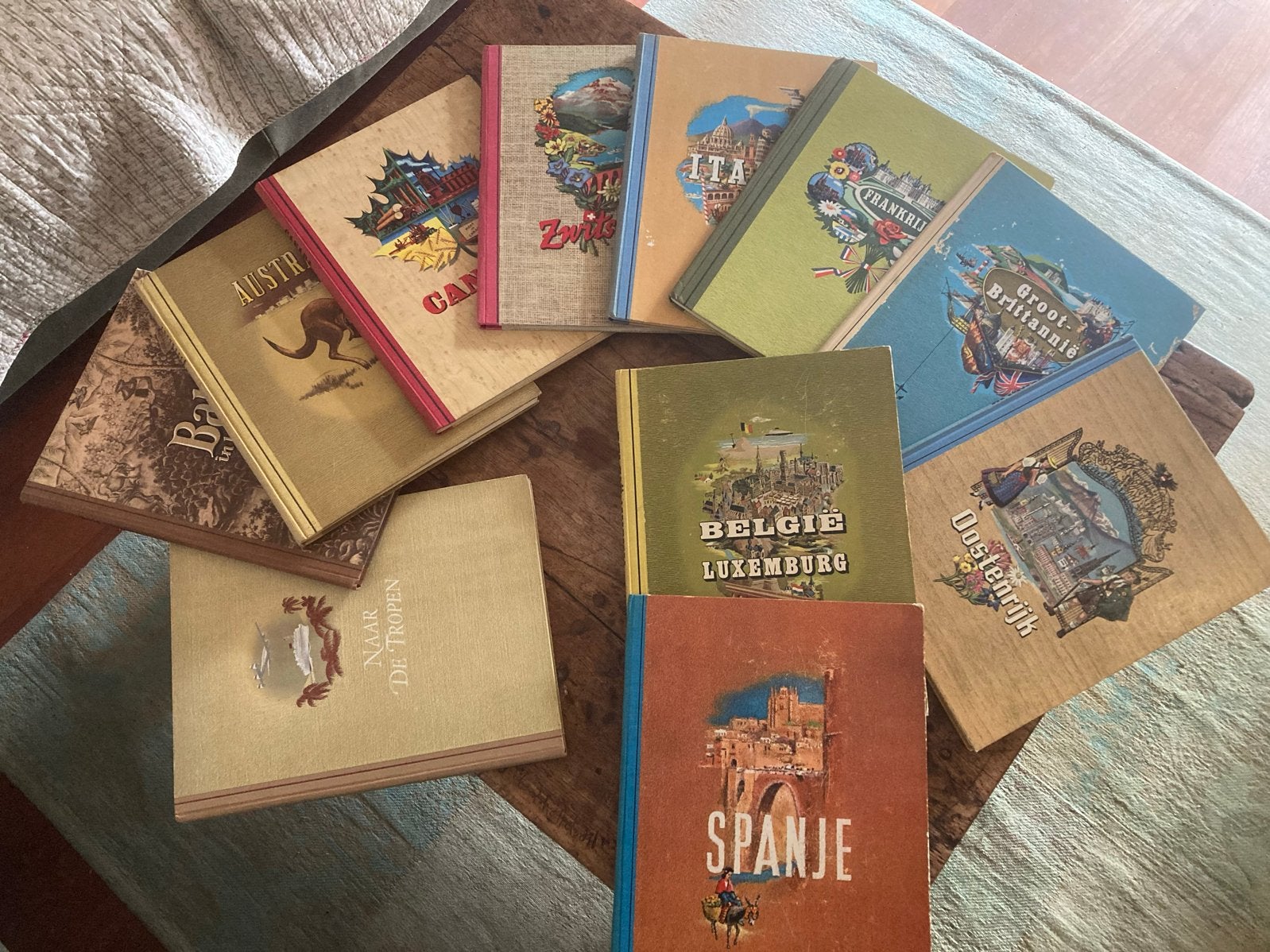 Vintage Douwe Egberts Reisgidsen Collectie (11 stuks), Europa, Reisgids of -boek, Ophalen, Gelezen