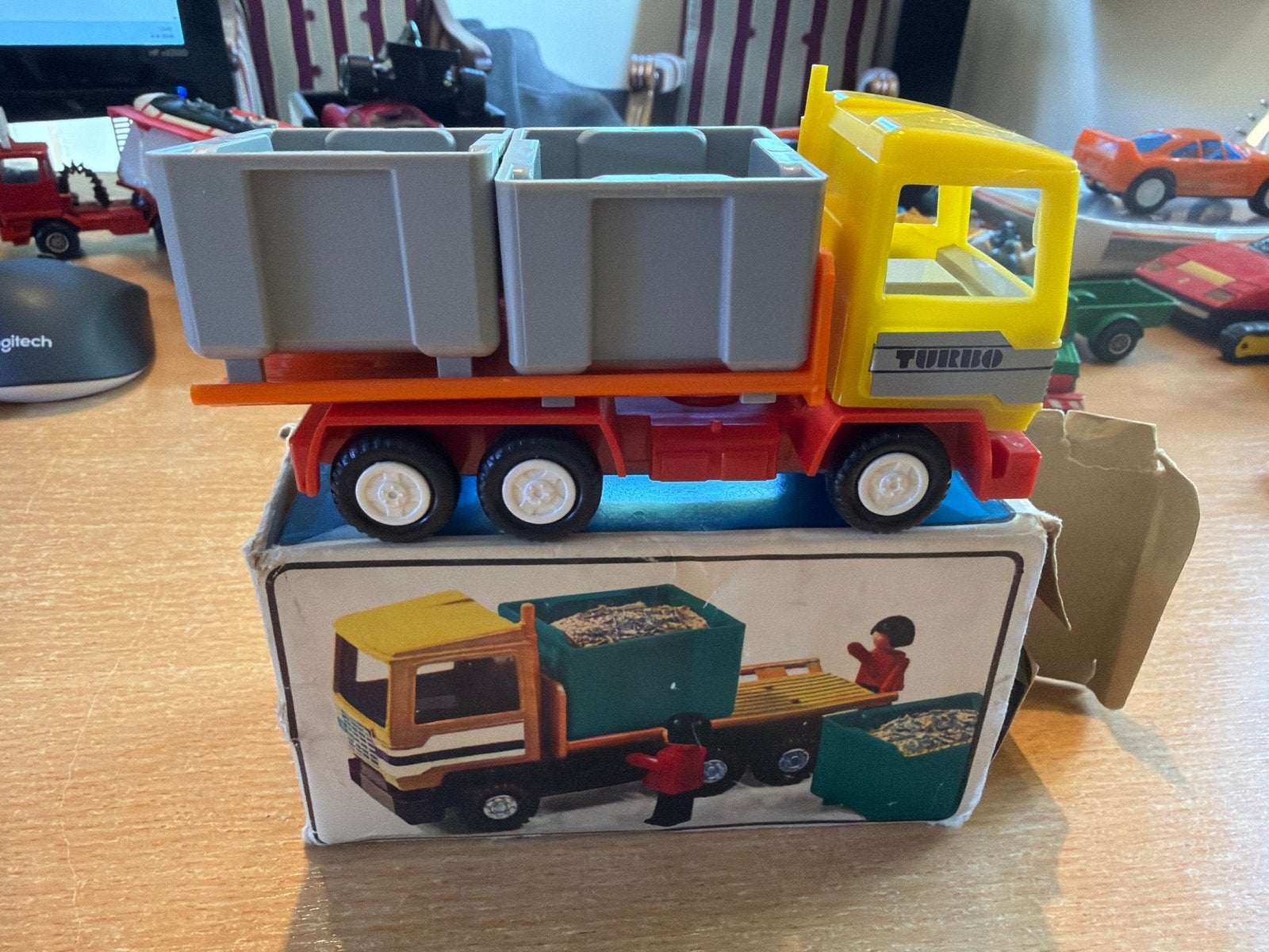 Bison turbo Vrachtwagen met Containers - GDR, Ophalen of Verzenden, Nieuw