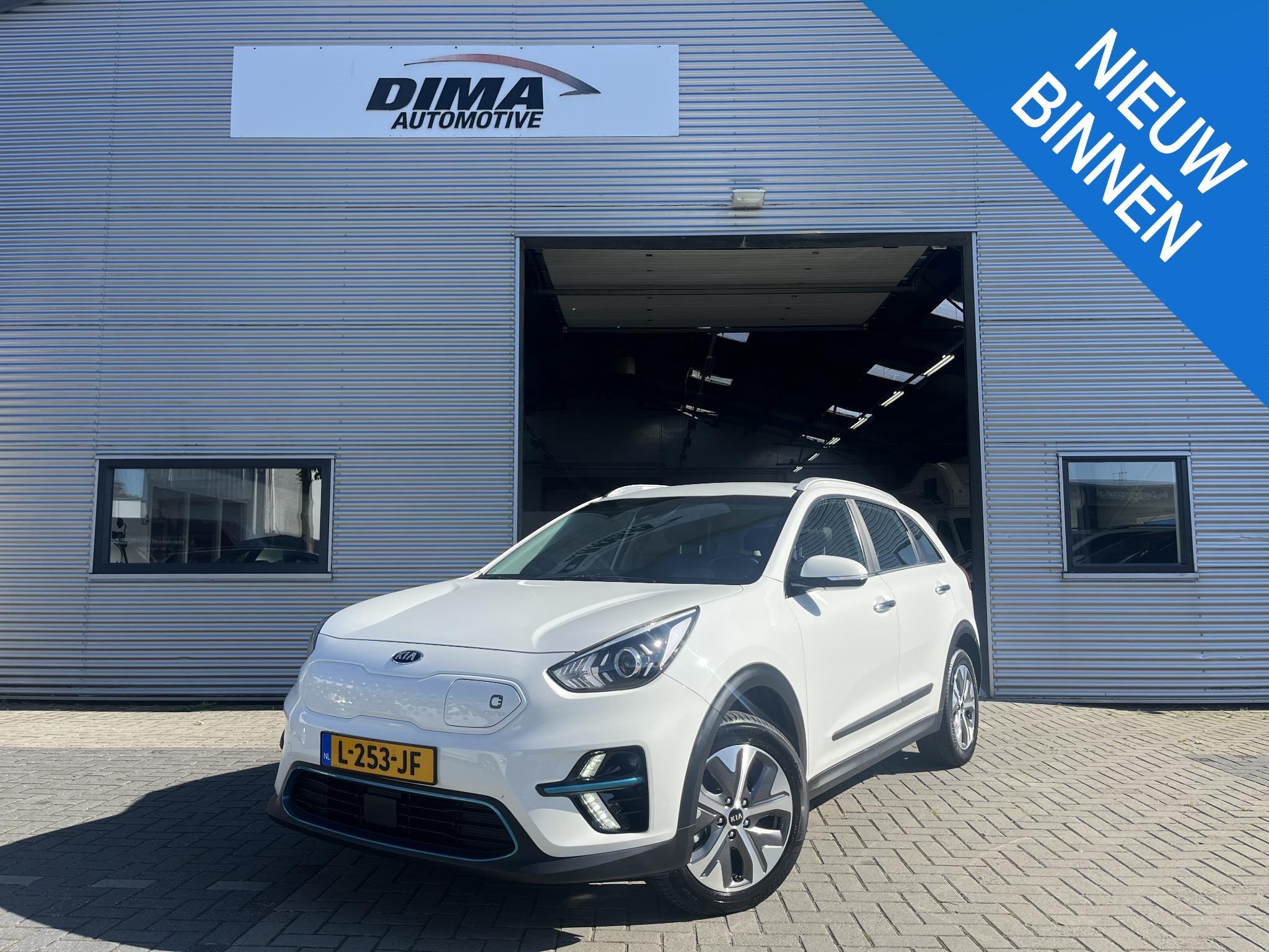 Kia e-Niro DynamicLine 39 kWh, Auto's, 136 pk, Gebruikt, Leder en Stof, Wit
