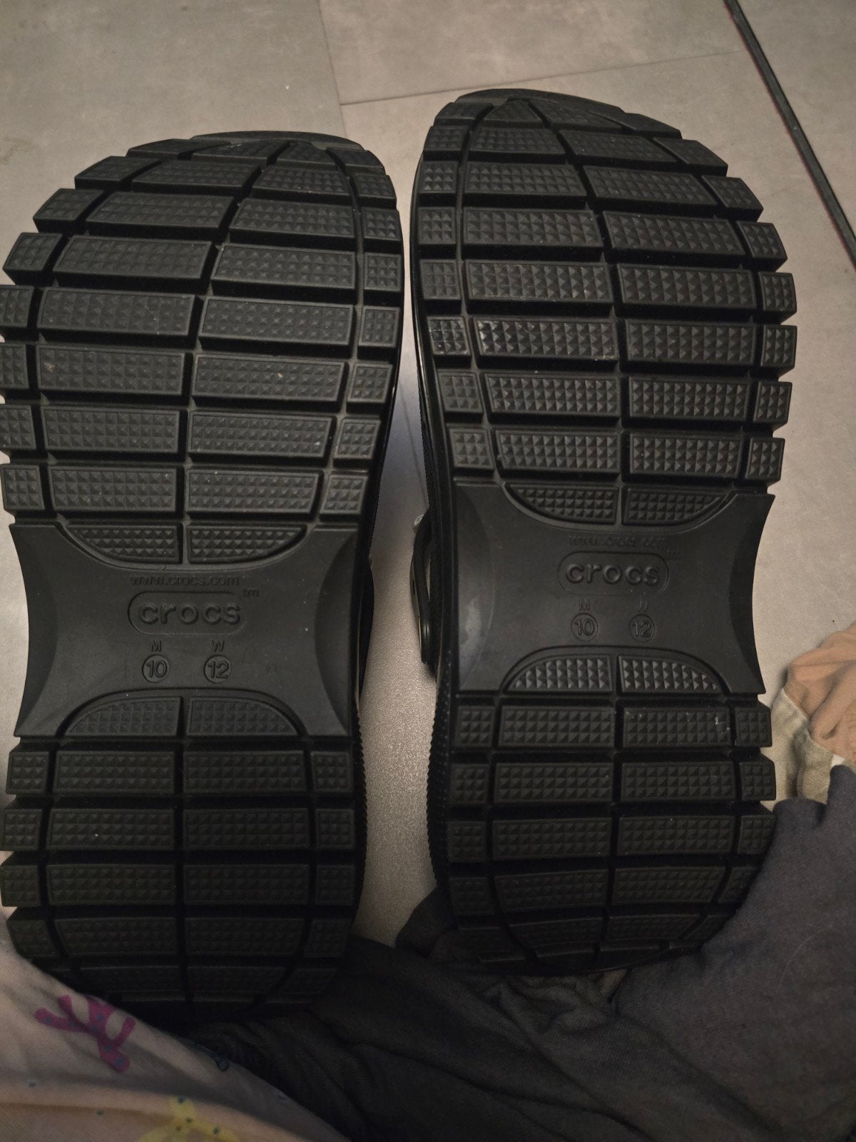 Nieuwe Crocs met plateauzool en decoraties, Kleding | Dames, Ophalen, Nieuw, Crocs, Instappers