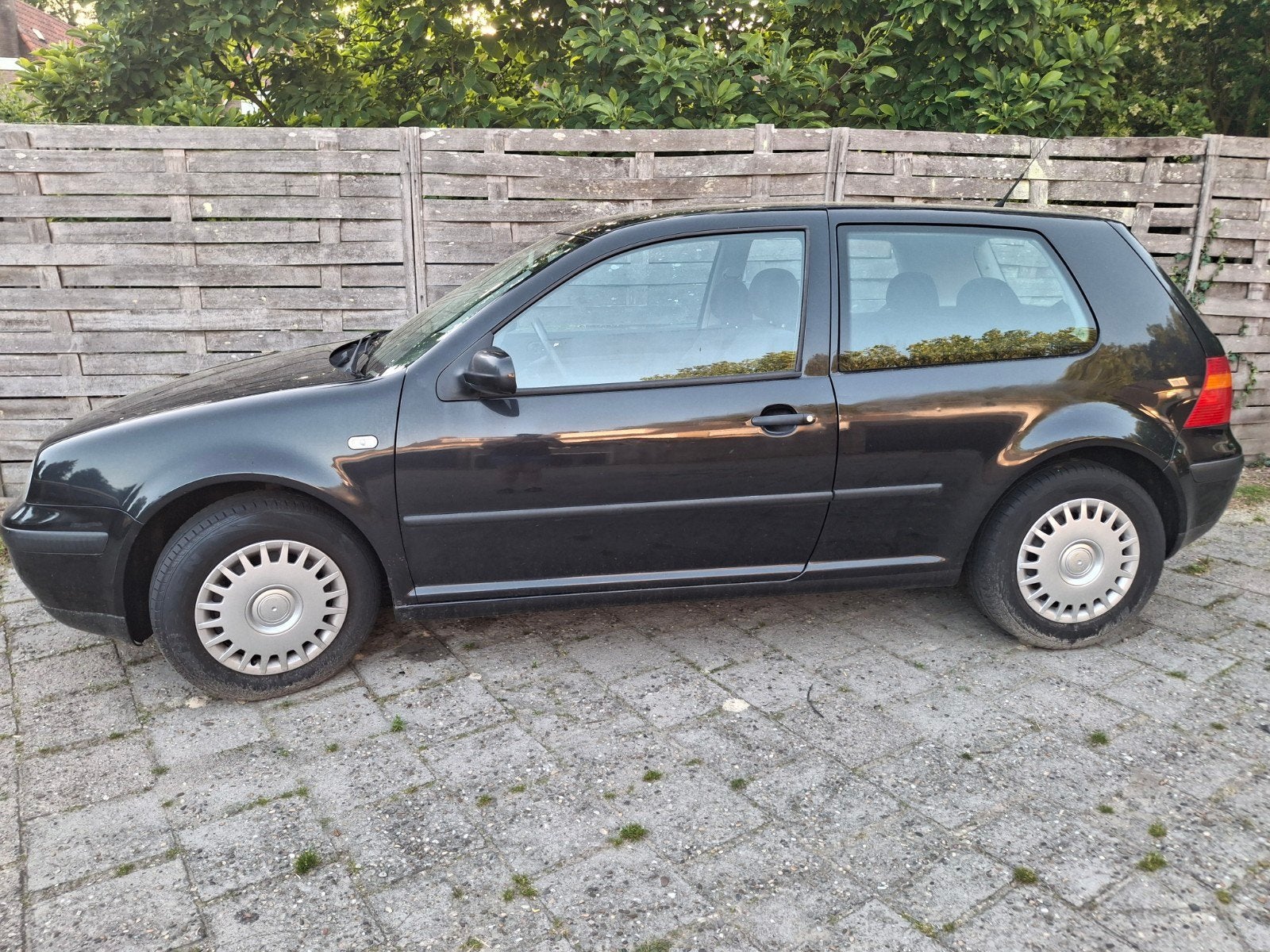 Volkswagen Golf 2.0 85KW AUT 1999 Zwart, Auto's, 4 cilinders, 1984 cc, Zwart, 115 pk