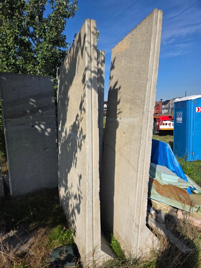 11x betonnen keerwand/ L-element 240 cm H incl. koppelplaten, Ophalen, Gebruikt